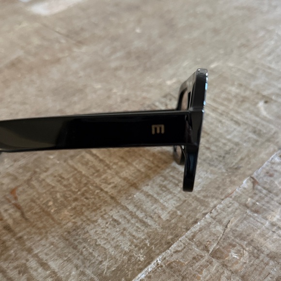 Elisa Johnson Black Square Sunglasses - Picture 4 of 6